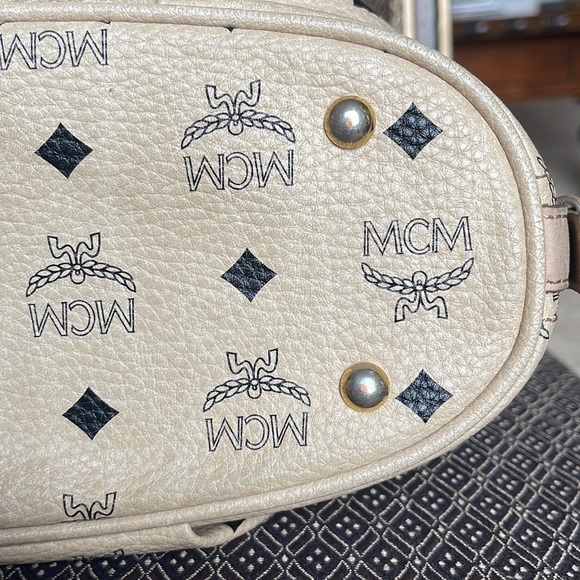 MCM BEIGE VISETOS COATED LOGO CANVAS & LEATHER HOBO SHOULDER OR CROSSBODY BAG - Picture 12 of 17